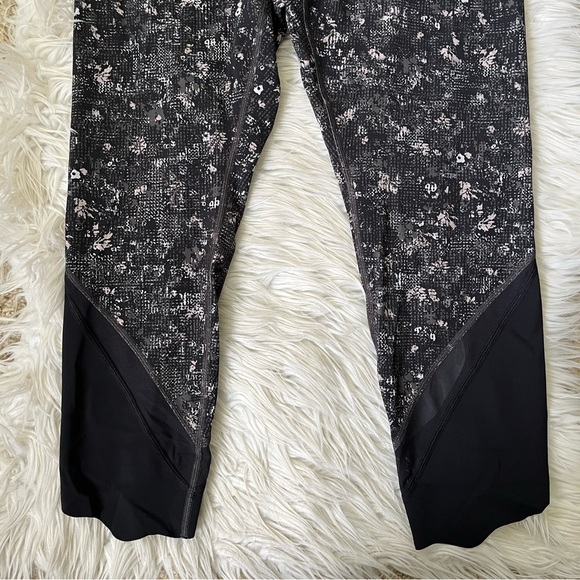 {Lululemon} Wunder Under Crop High-Rise Roll Down Scallop Full-On Luxtreme 23" - Picture 3 of 9